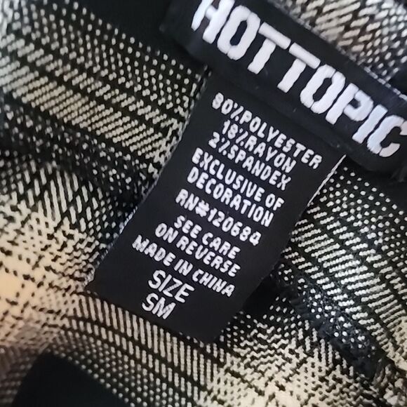 HT Hot Topic Grunge Punk Schoolgirl Black Yellow Plated Mini Skirt M 5e - Picture 6 of 7